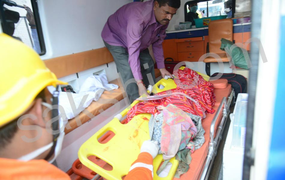 building collapse in nanakramguda - Sakshi8