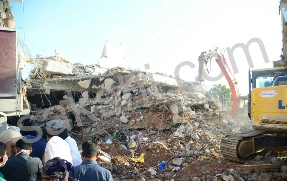 building collapse in nanakramguda - Sakshi17