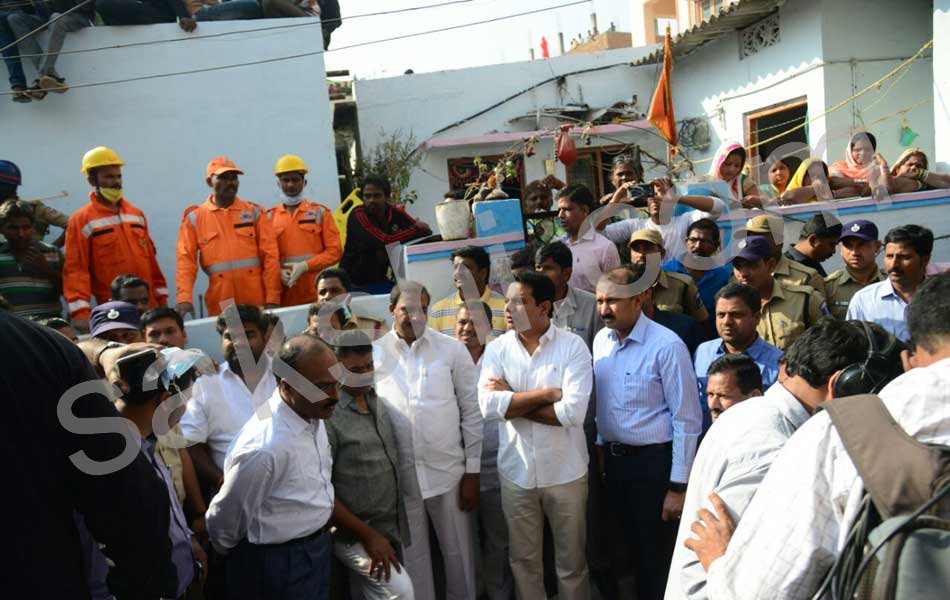 building collapse in nanakramguda - Sakshi5