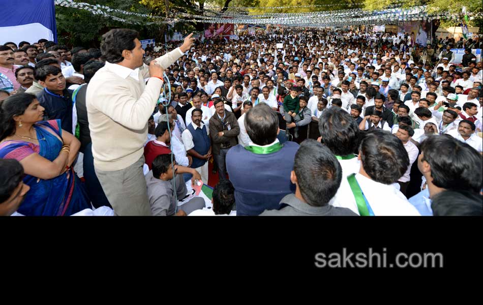YSR Congress Chief YS Jagan Mohan Reddy stages anti Telangana protest in Delhi - Sakshi47