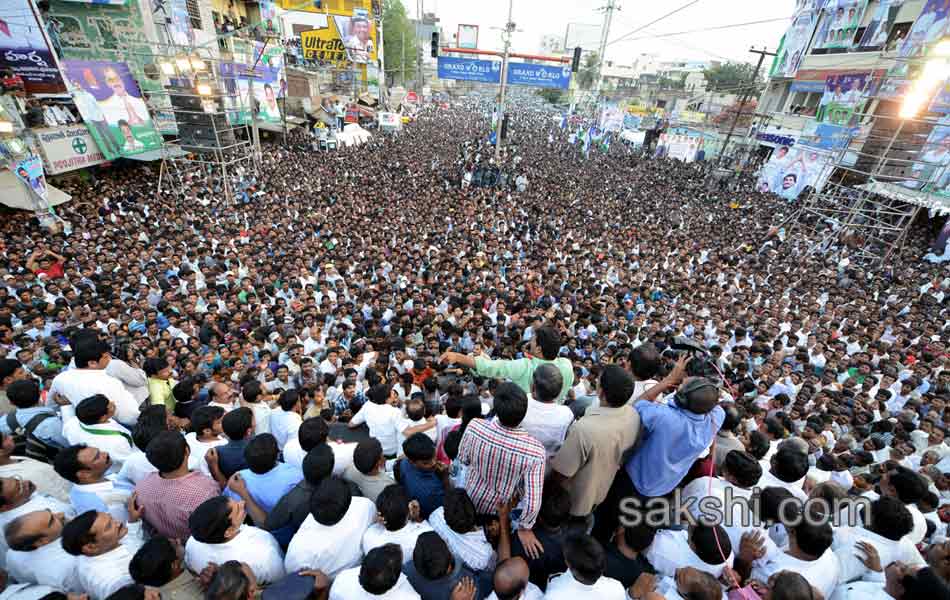 Jagan in Tirupathi - Sakshi3