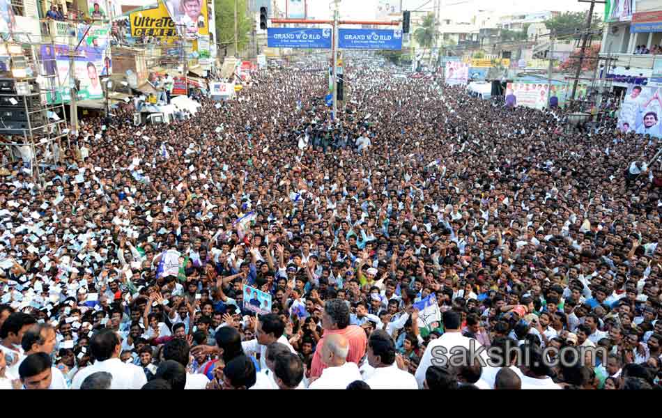 Jagan in Tirupathi - Sakshi10