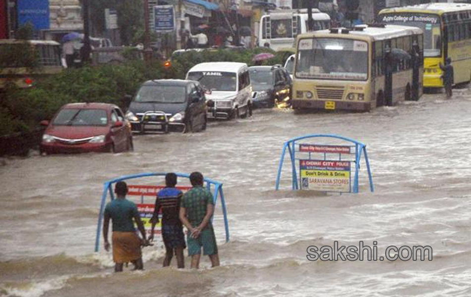 heavy rains in chennai18