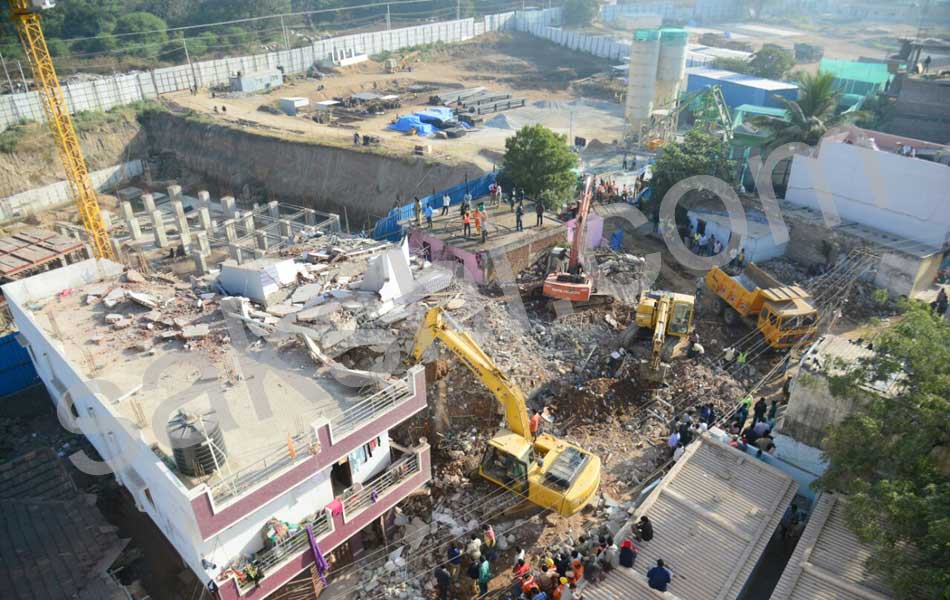 building collapse in nanakramguda - Sakshi2