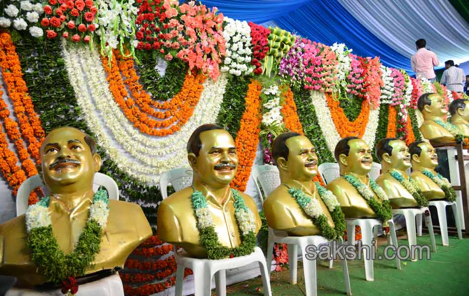 ysrcp plenary grand success in guntur - Sakshi17
