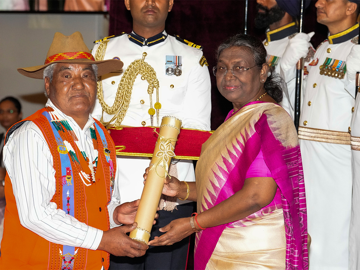 Padma Awards 2024 Ceremony at Rashtrapati Bhavan Photos - Sakshi