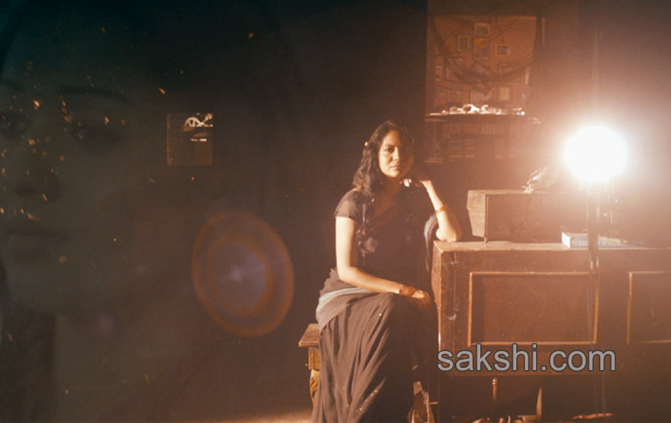 Singer Sunitha in anamika promotional song