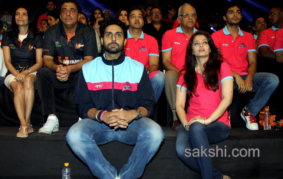 Aishwarya watches professional kabaddi league tourney