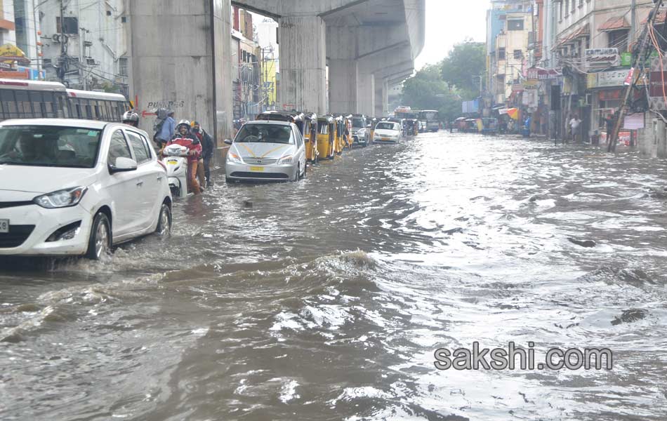 heavy rain in hyderabad - Sakshi