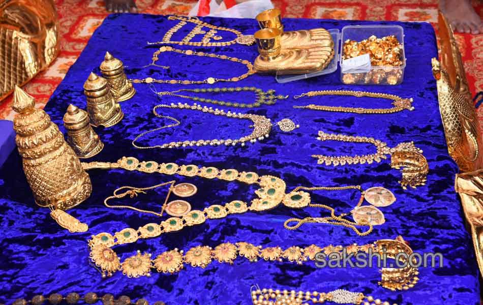 vijayawada kanakadurga gold jewellery