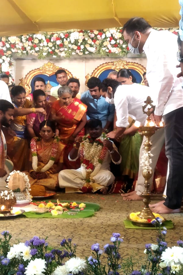 Suriya Attends His Fan Club Member Hari's Wedding.  - Sakshi