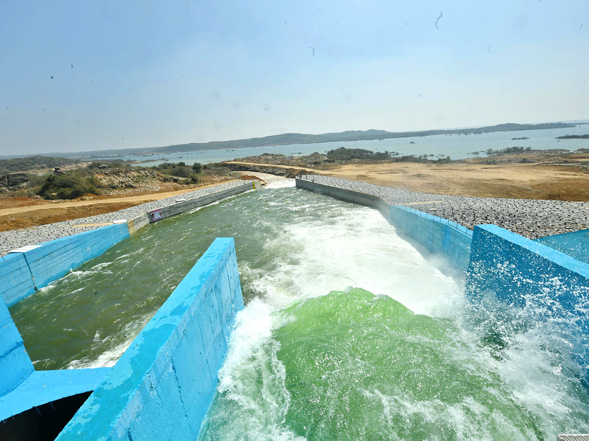 CM KCR inaugurates Mallanna Sagar reservoir in Siddipet - Sakshi