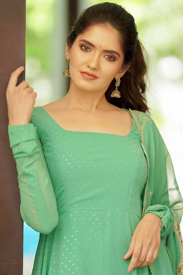 Actress Ayraa Stunning Photos - Sakshi
