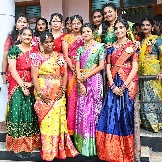 Telugu ammayi fashion show maris stella college vijayawada Pics - Sakshi