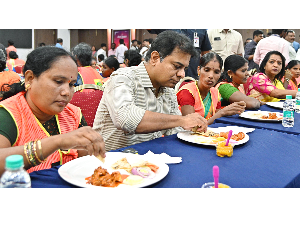 MLA KTR Lunch With GHMC Workers At Telangana Bhavan Hyderabad Photos - Sakshi