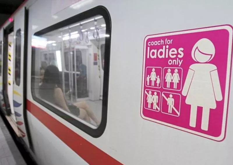 Bengaluru Metro trains to get three more coaches, ladies’ coach will be added - Sakshi