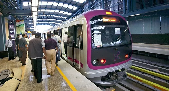 Technical error in bangalore metro - Sakshi