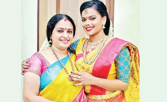 tollywood actress seetha attend daughter engagement - Sakshi