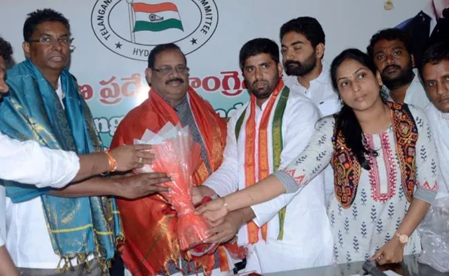 Telangana Congress incharge RC Khuntia Says Trs Is Velama Caste Party  - Sakshi