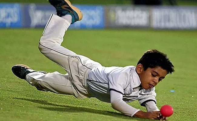 Dravid Son Produces Match Winning Performance in Under-14 Cricket - Sakshi