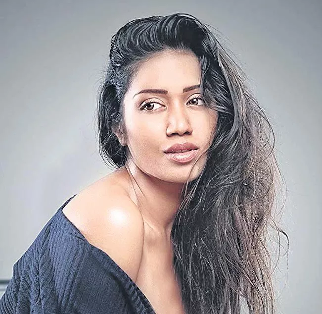 Nivetha Pethuraj joins Prabhu Solomon's next - Sakshi
