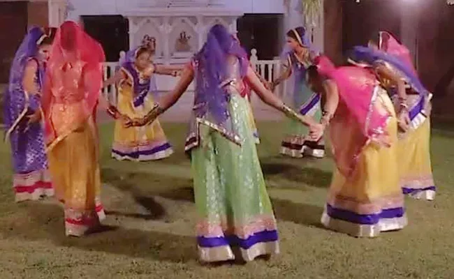 Visually Impaired Girls Perform Garba On Song Written By PM Modi - Sakshi