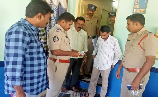 Interstate thief Arrest In Prakasam - Sakshi