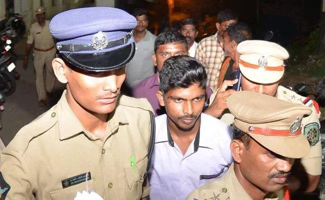 High Drama In YS Jagan Murder Attempt Case - Sakshi