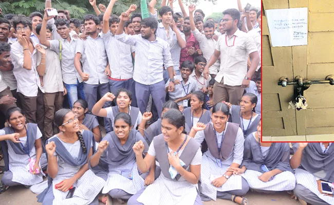 Government Polytechnic College Students Protest - Sakshi