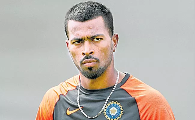 Hardy Pandya distance to Australia series with back injury - Sakshi