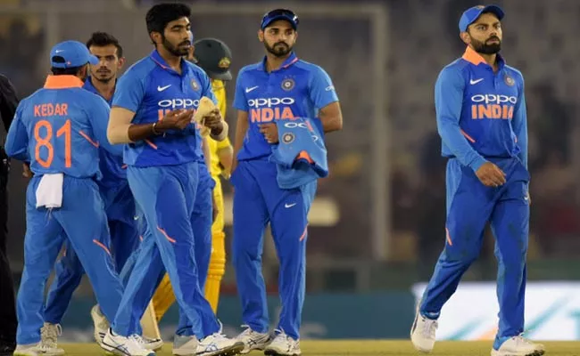 Rahul Dravid Says Defeat to Australia warning Alarm for Team India Ahead Of World Cup - Sakshi