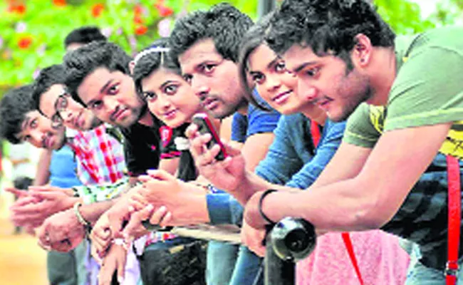 Youth Population 25 Percent Down in India - Sakshi