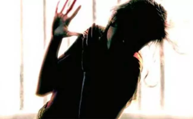 Man Bites Mother in laws Nose Over Dowry Dispute At Bareilly - Sakshi