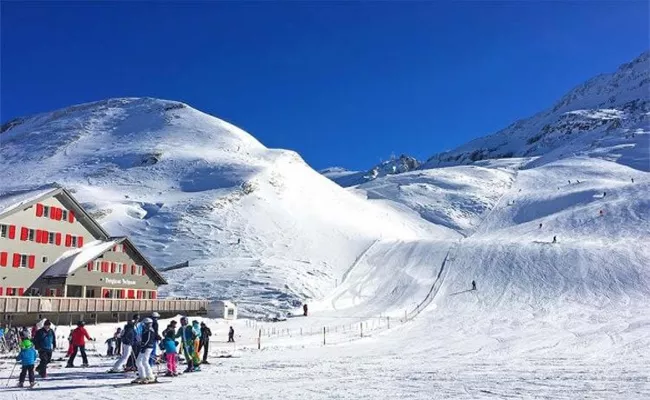 59 Percent Of Indians Choose Switzerland As a Holiday Destination - Sakshi