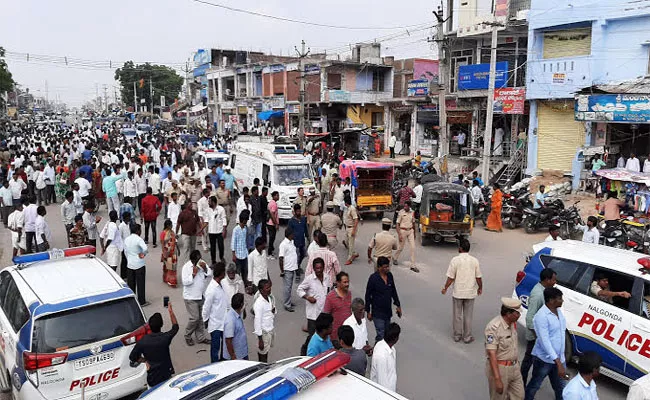 RTC Driver Died in Devarakonda - Sakshi