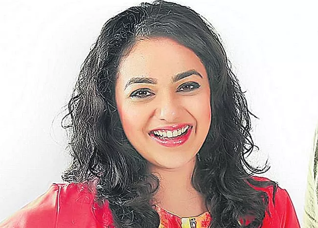 Nithya Menen roped in to dub for Elsa in Frozen 2 Telugu dubbing - Sakshi