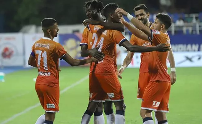 FC Goa win goal-fest against Mumbai City in ISL - Sakshi