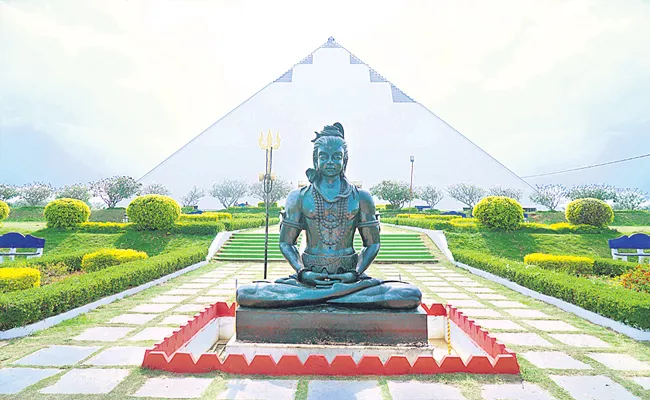 Spiritual Events Held In Maheshwara Maha Pyramid In Rangareddy - Sakshi