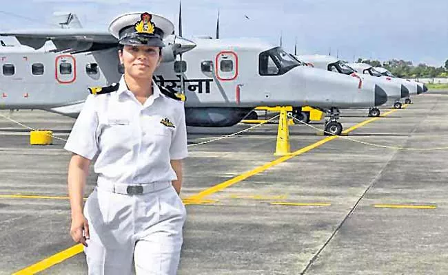 First Woman Pilot Shivangi On Indian Navy Day - Sakshi