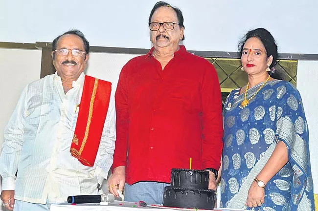 Rebel Star Krishnam Raju Birthday Celebrations At Hyderabad - Sakshi