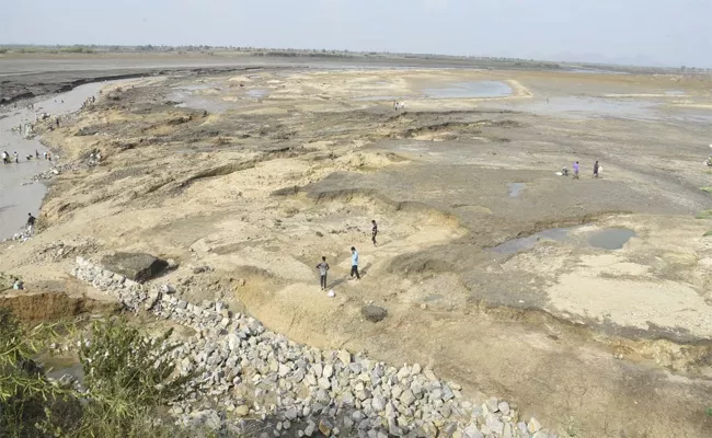 Sarala Sagar Project Empty Without Water Wanaparthy - Sakshi