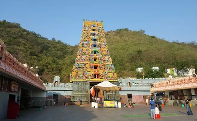 No Darshan In Kanaka Durga Temple Vijayawada - Sakshi