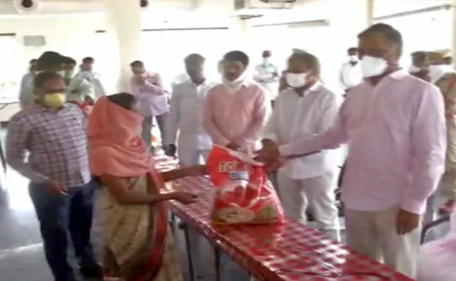 Harish Rao Inagurates Peanut Buy Center In Rimmanaguda - Sakshi