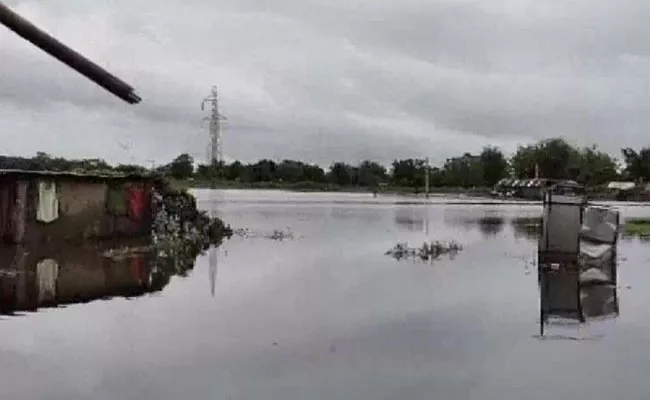99 Villages Affected By Floods In Assam - Sakshi