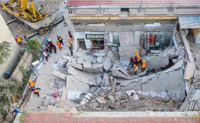 Restaurant Collapse: Death Toll Rises To 29 In China - Sakshi