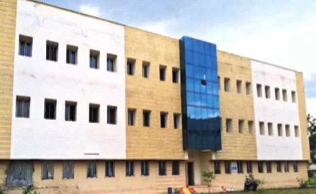 Yogi Vemana University Will Get 21st Century Gurukulam Buildings - Sakshi