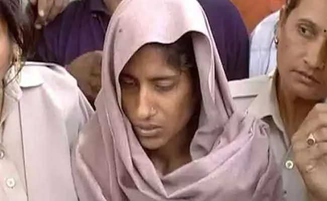 UP Shabnam first woman to be hanged after Independence - Sakshi