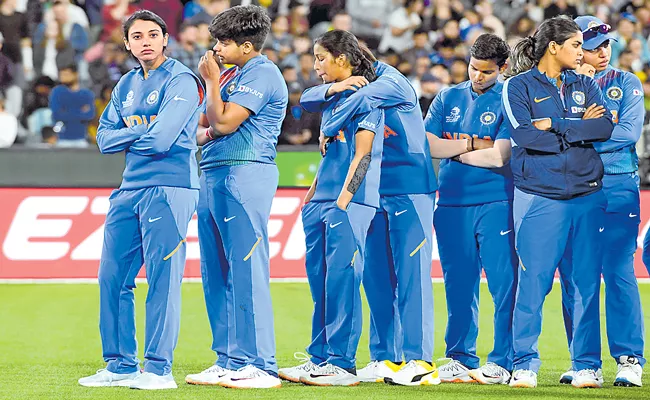 Indian women cricketers to get 2020 T20 World Cup prize money this week - Sakshi
