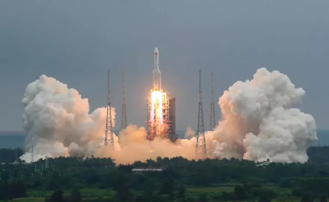 Chinese Rocket Hit Near 41 5 Degree Latitudes - Sakshi