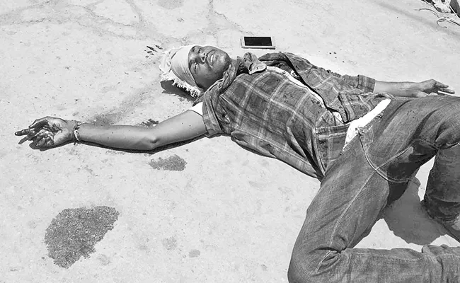 Rajkumar Self Assassination In Jagtial District With Love Affair - Sakshi